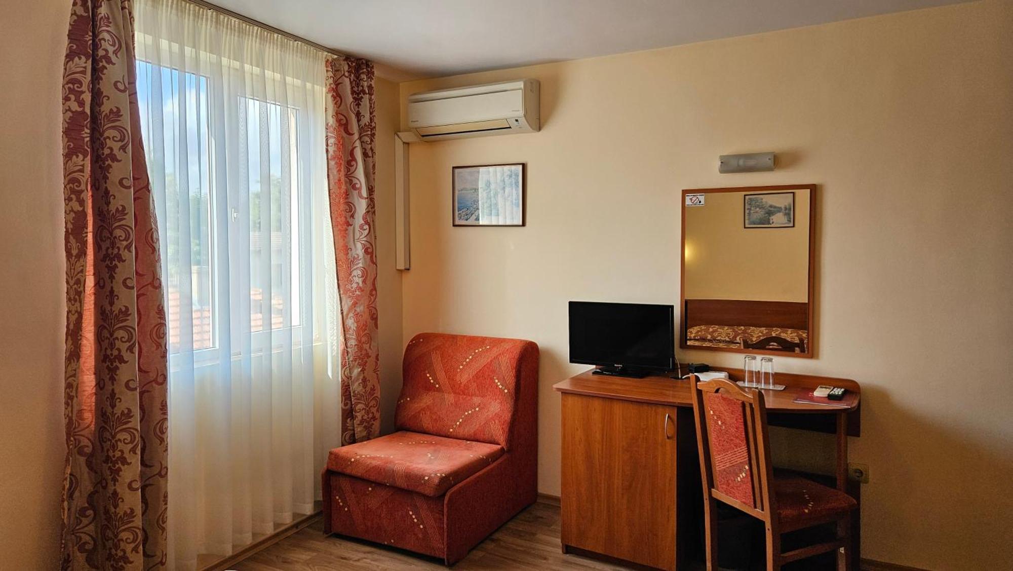 Caprice Family Hotel Varna Ngoại thất bức ảnh