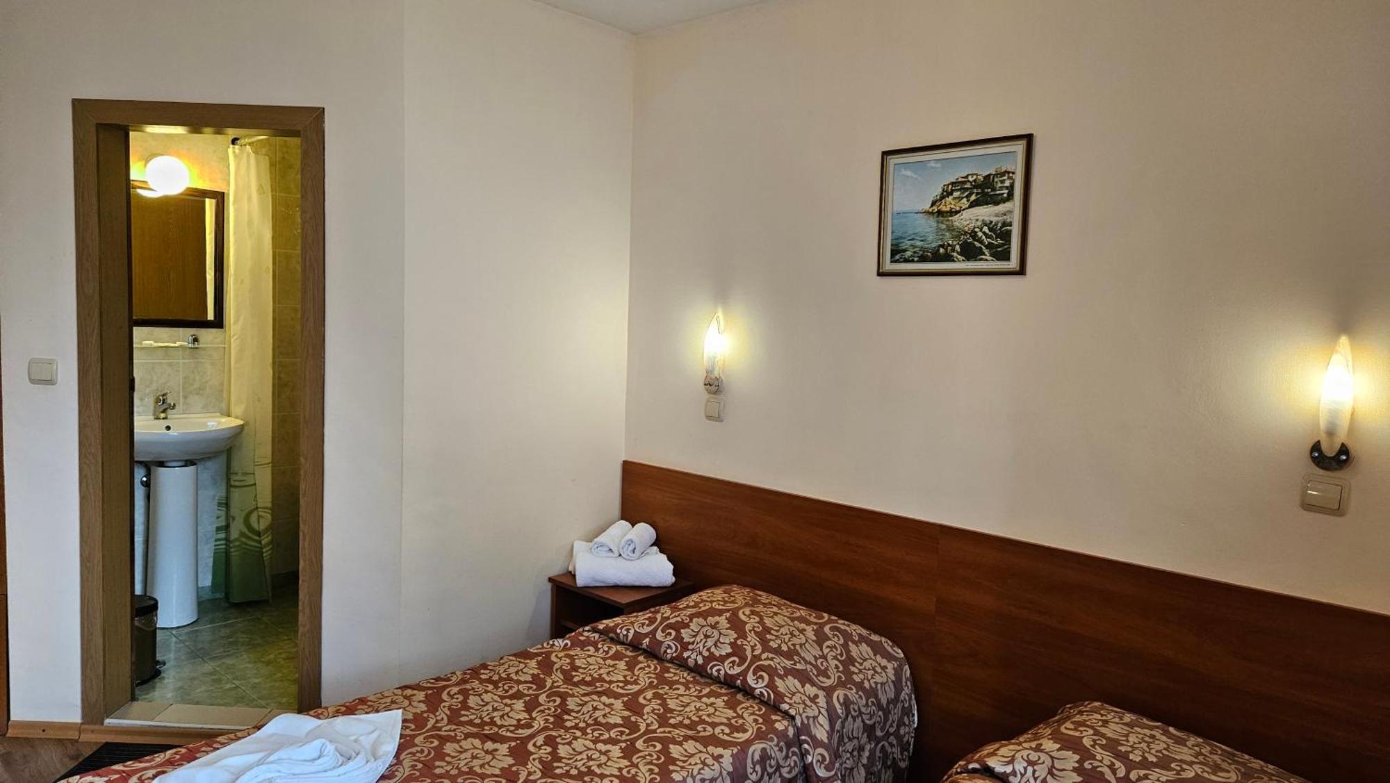 Caprice Family Hotel Varna Ngoại thất bức ảnh