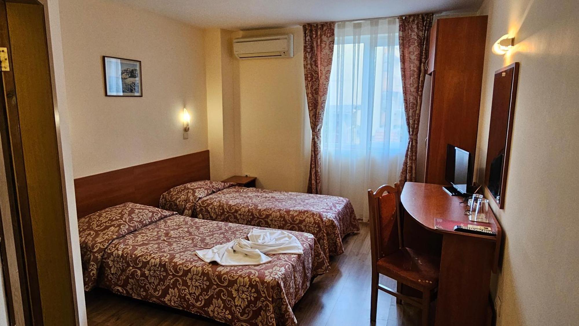Caprice Family Hotel Varna Ngoại thất bức ảnh